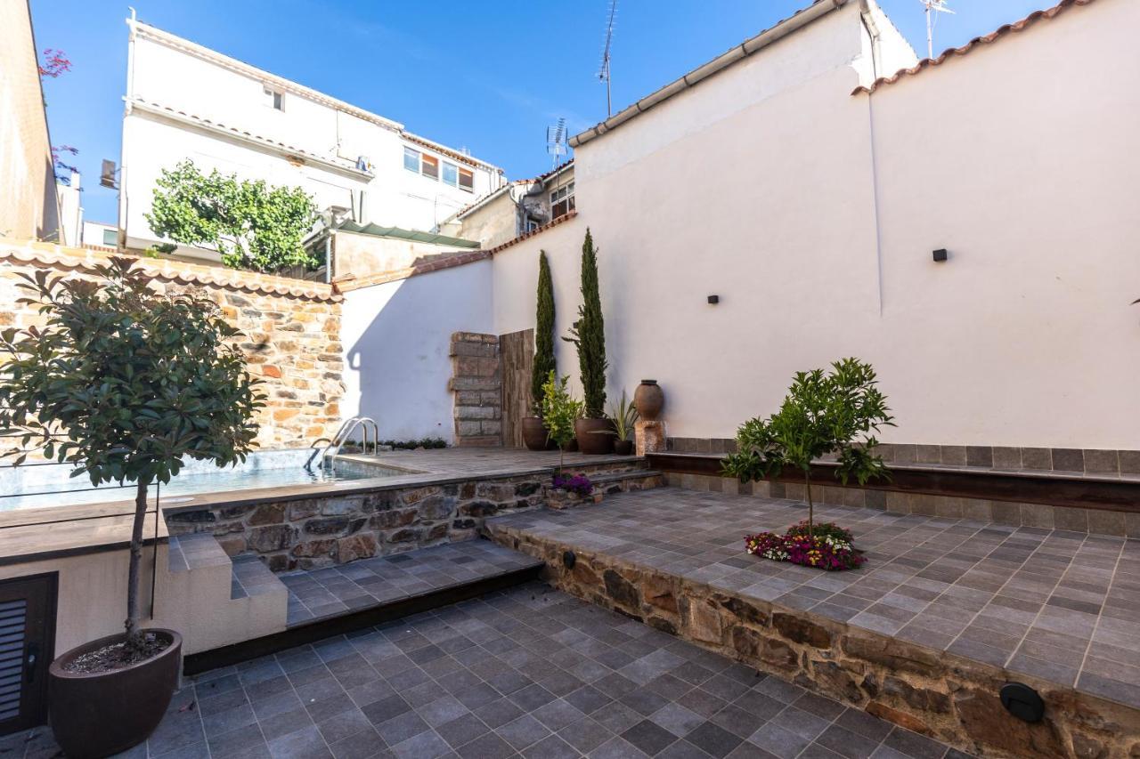 Apartamentos Turisticos De La Bernarda Caces المظهر الخارجي الصورة