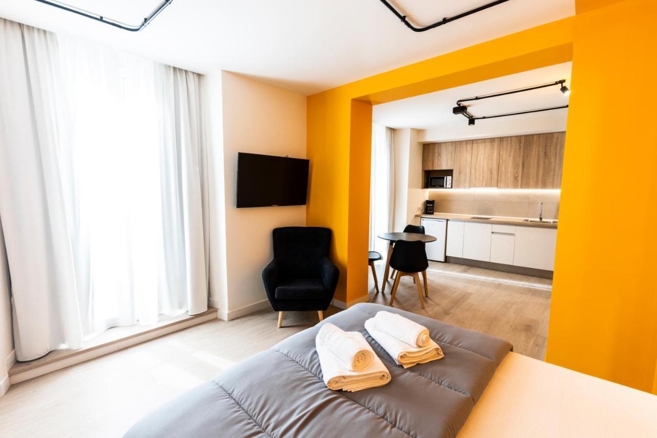 Apartamentos Turisticos De La Bernarda Caces المظهر الخارجي الصورة