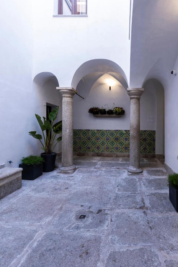 Apartamentos Turisticos De La Bernarda Caces المظهر الخارجي الصورة