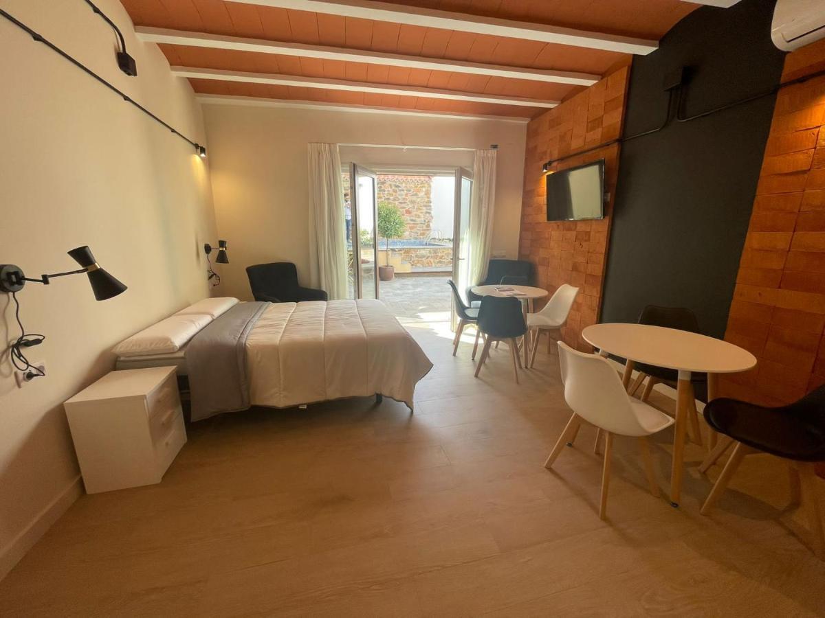 Apartamentos Turisticos De La Bernarda Caces المظهر الخارجي الصورة